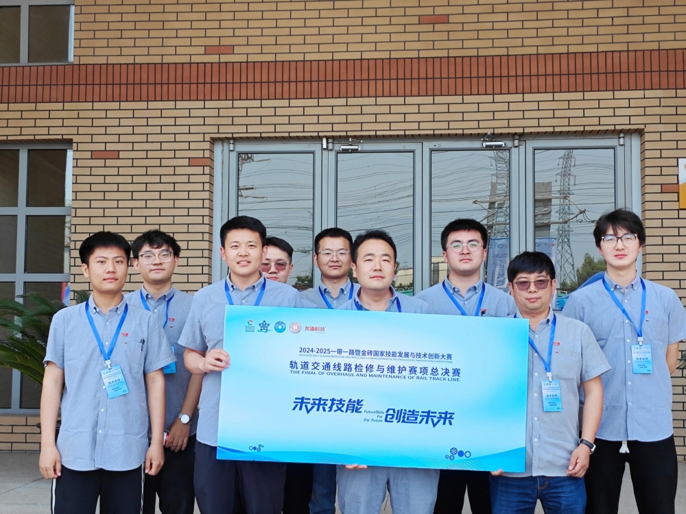 52c20412a682fb0f720f6b8aaf31158c_compress